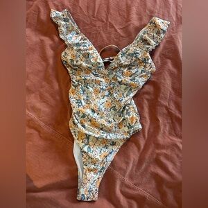 Floral Cupshe ruffled one piece swimsuit V neck lace up size M